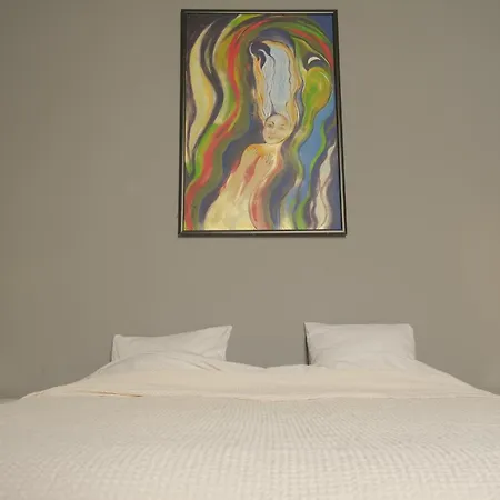 Small Double In Shared Colonial Kro