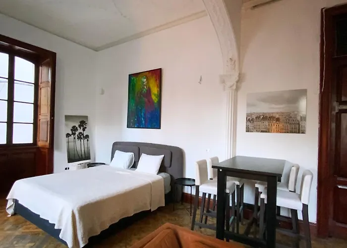 Inn Comfortable In Historic Casa Quesada Shared House