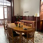 אורחן Comfortable In Historic Casa Quesada Shared House