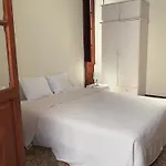 Comfortable In Historic Casa Quesada Shared House אורחן *