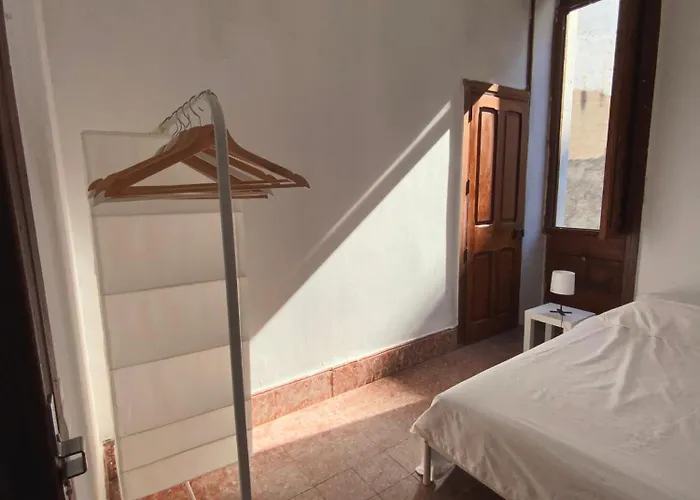 Comfortable In Historic Casa Quesada Shared House