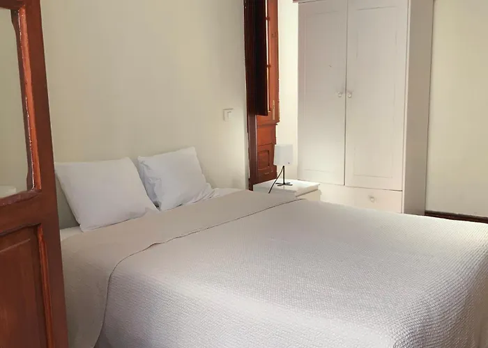 Comfortable In Historic Casa Quesada Shared House Zajazd *