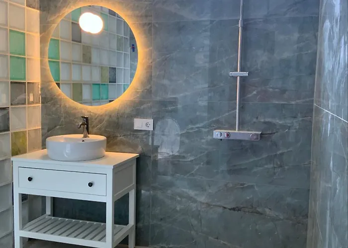 Comfortable In Historic Casa Quesada Shared House