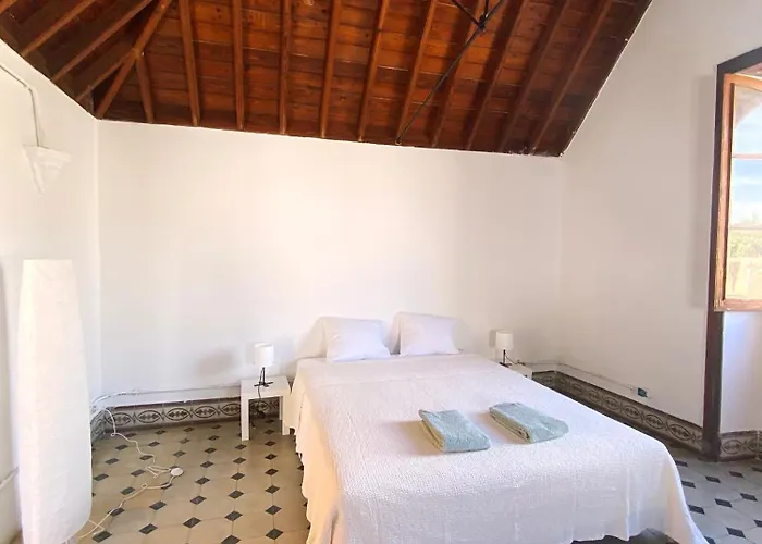 Comfortable In Historic Casa Quesada Shared House