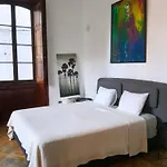 Comfortable In Historic Casa Quesada Shared House Πανδοχείο